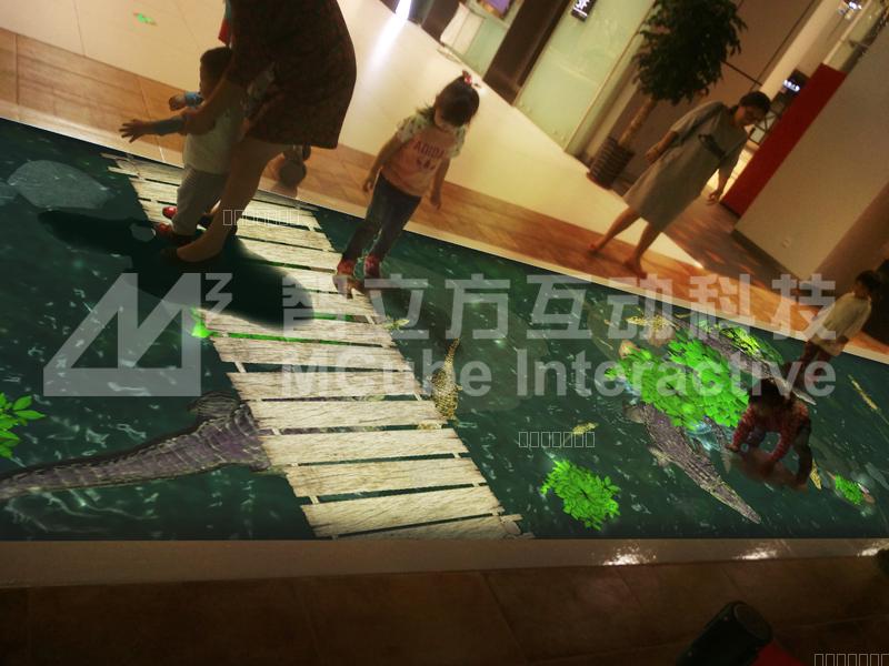 互动投影在商场的应用，地面互动投影地面鳄鱼！