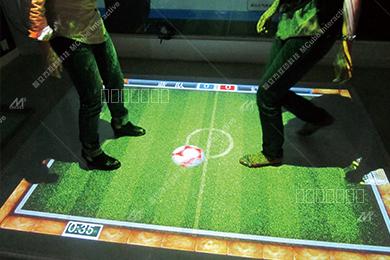 地面互动投影的应用，地面足球你一定没玩过！智立方