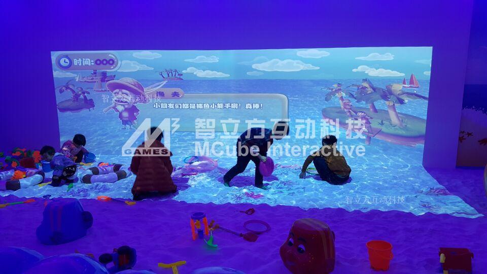儿童乐园儿童娱乐区沙池游戏升级—智立方互动投影沙滩！